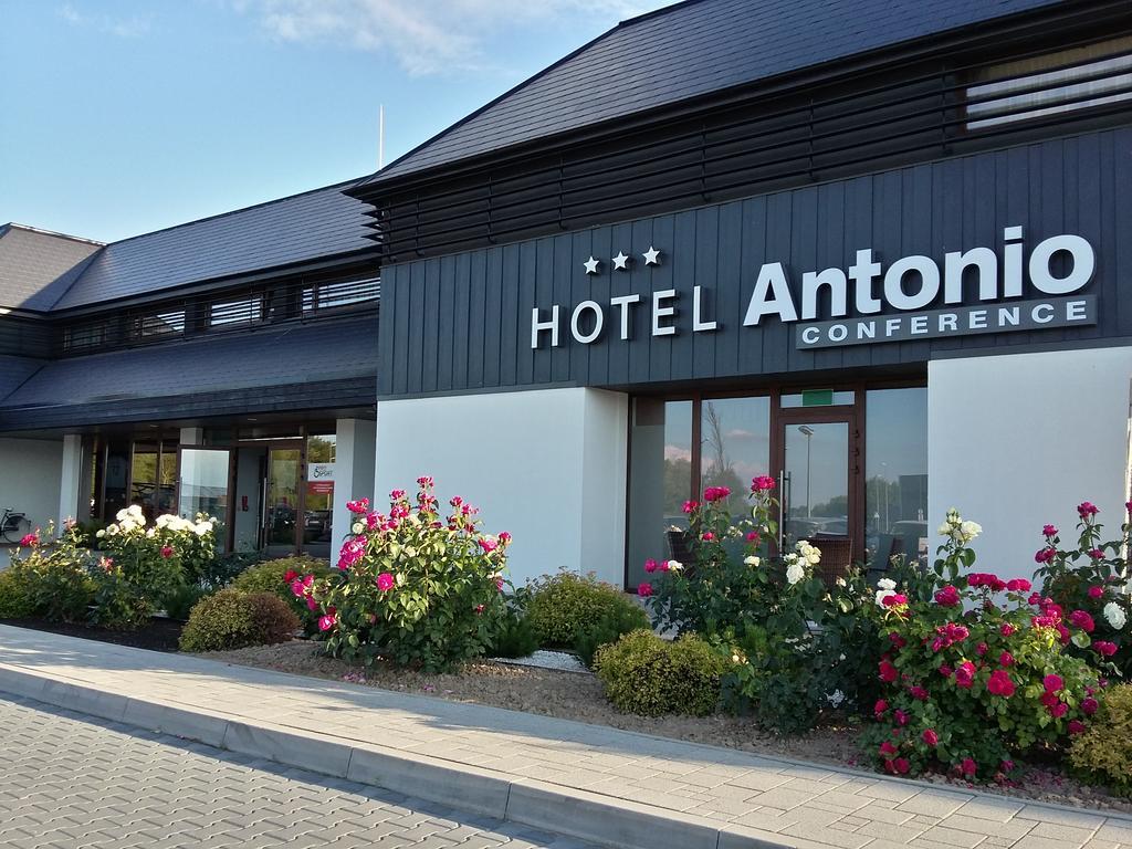 Hotel Antonio Conference Brzeg Exterior foto